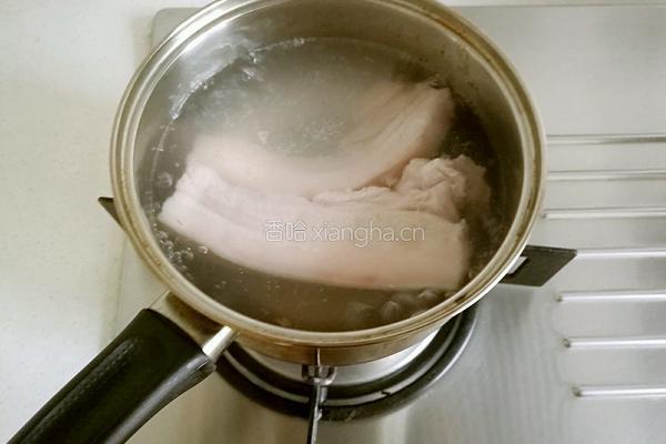 香菇卤肉面的做法图解2