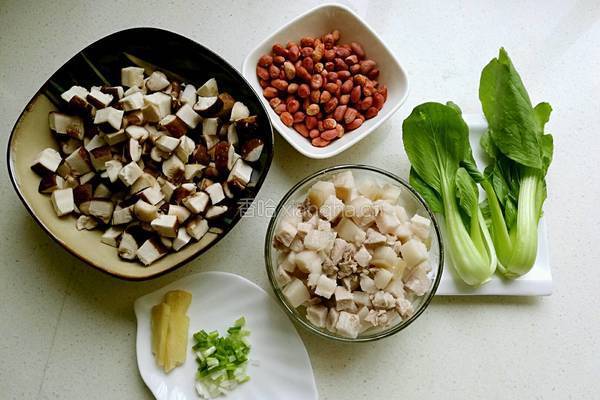 香菇卤肉面的做法图解4