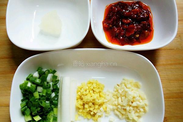 豆瓣鲫鱼的做法图解2