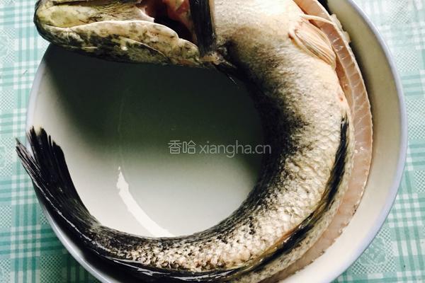 酸菜鱼的做法图解1