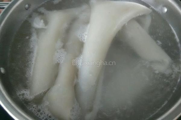 炝肉皮(口味脆香)的做法图解1