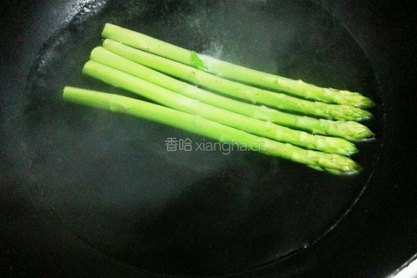 鸭蛋芦笋卷的做法图解3