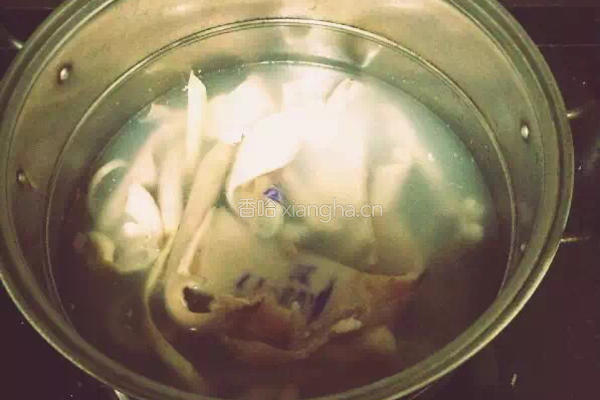肉皮冻的做法图解2