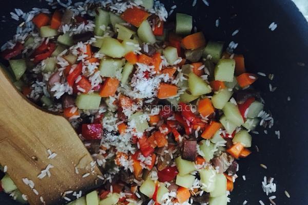 土豆胡萝卜腊肉焖饭的做法图解16