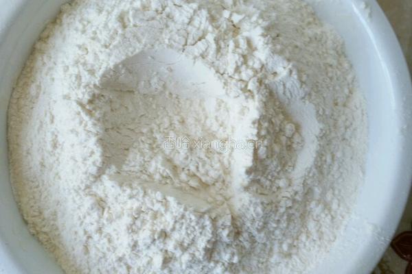 梅菜扣肉包子的做法图解3