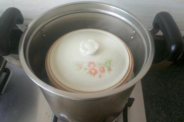 西洋参炖鸡汤的做法图解3