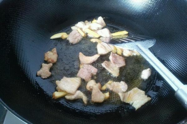 青椒肉片炒茭白的做法图解2