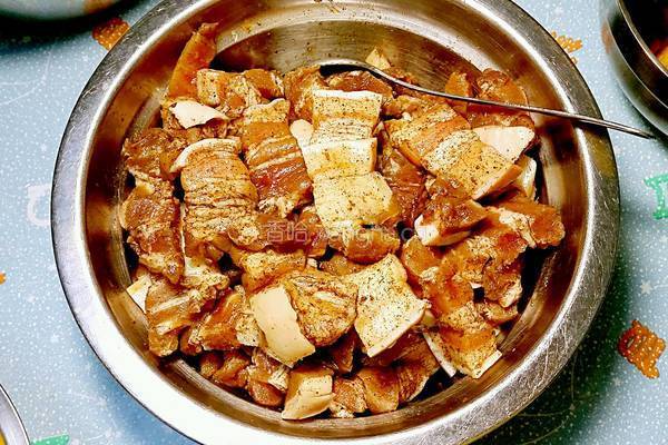 瑤柱咸蛋咸肉粽的做法图解5