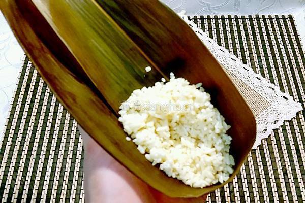 蜜棗碱水粽的做法图解5