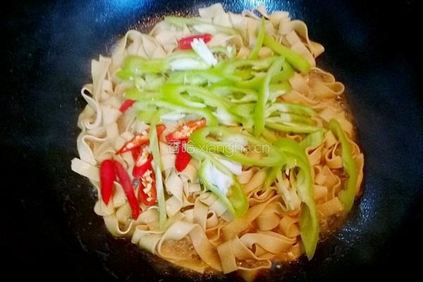 尖椒干豆腐的做法图解7