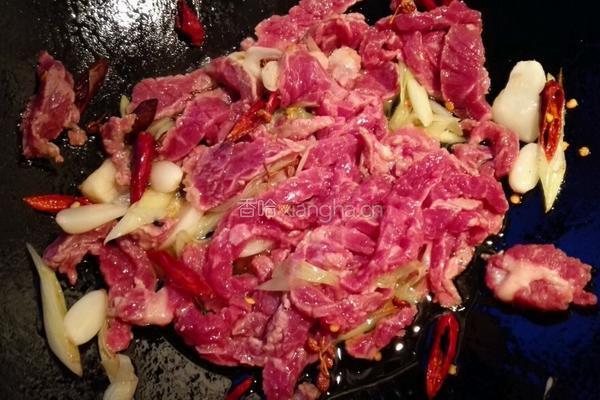 牛柳炒洋葱的做法图解3