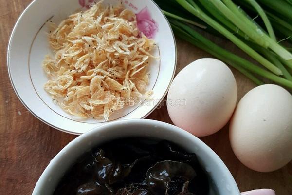 韭菜鸡蛋菜盒子的做法图解3