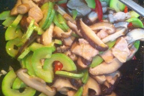 生瓜香菇炒肉的做法图解8
