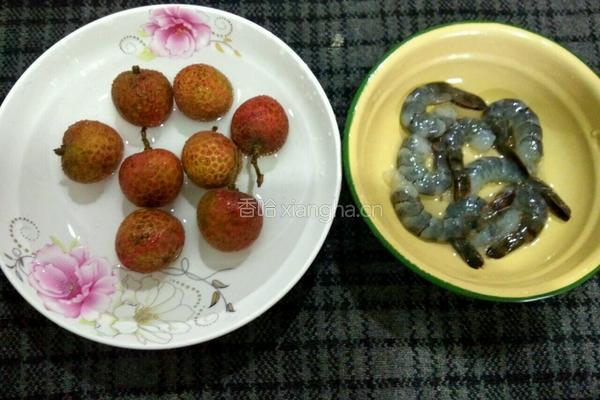 荔枝虾球的做法图解2