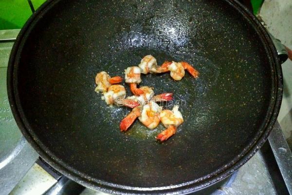 荔枝虾球的做法图解8
