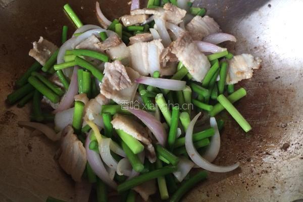 五花肉炒蒜苔的做法图解7
