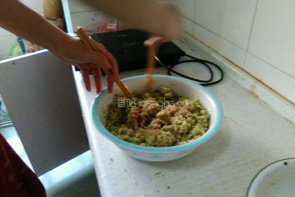 猪肉白菜饺子的做法图解6