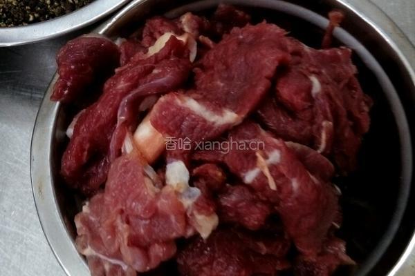 铁板烧牛肉的做法图解1