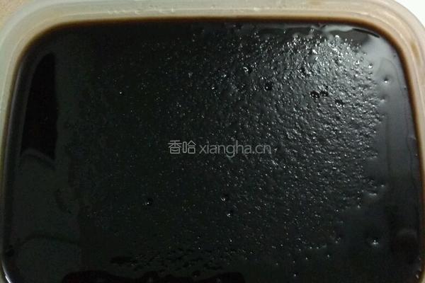 龟苓膏芒果椰汁西米露的做法图解2