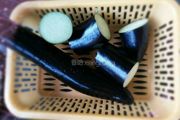清凉一夏爆炒茄子的做法图解2