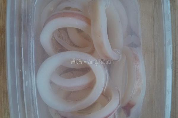 香炸鱿鱼圈的做法图解1