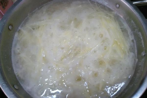 柠檬土豆丝的做法图解1