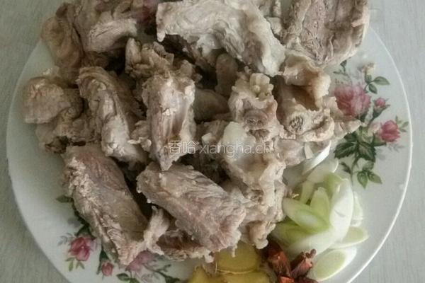 红烧排骨豆腐泡的做法图解4
