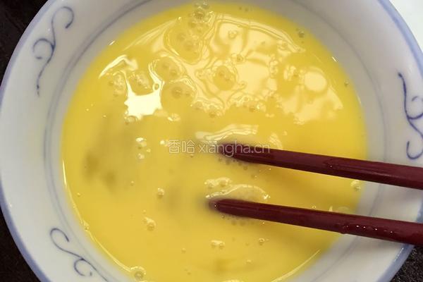苦瓜鱿鱼炒鸡蛋的做法图解2