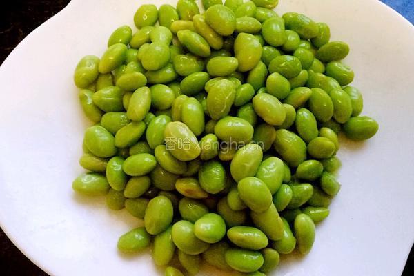 小鱼干炒青豆的做法图解3