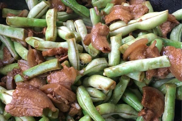五花肉豆角焖面的做法图解4