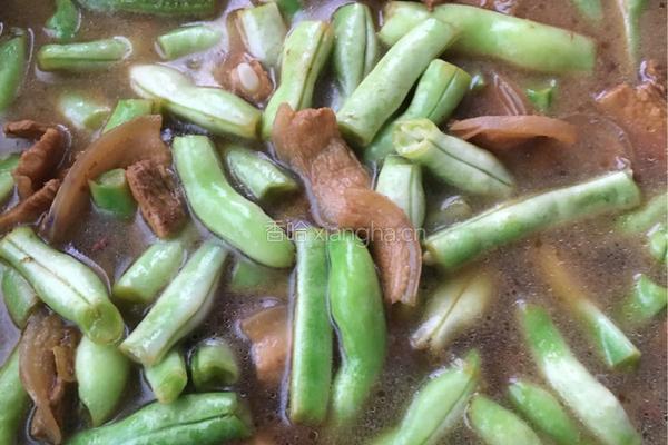 五花肉豆角焖面的做法图解5