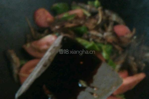 爆炒小河鱼的做法图解2