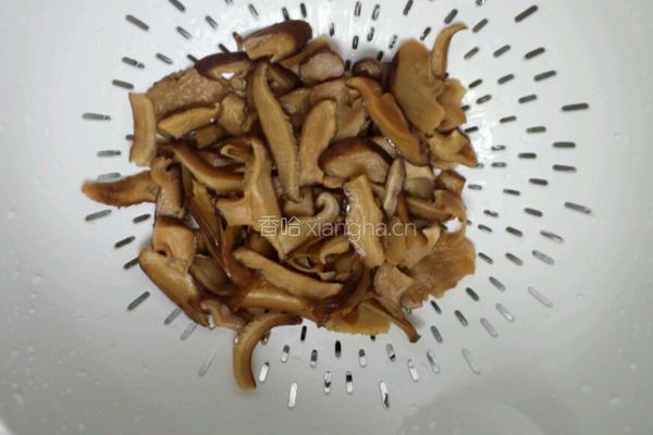 松茸排骨汤的做法图解5