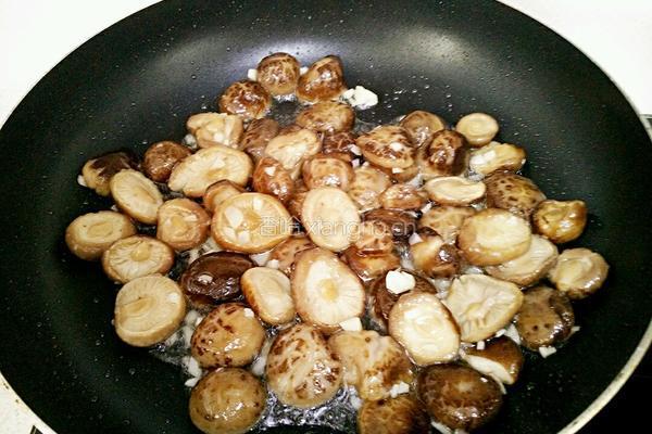 油焖小花菇的做法图解9
