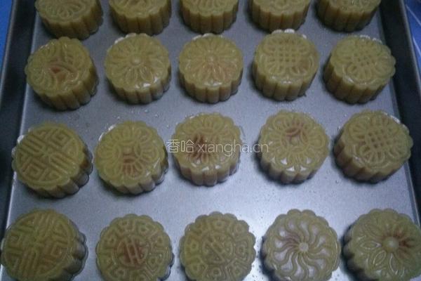 蛋黄莲蓉月饼的做法图解6