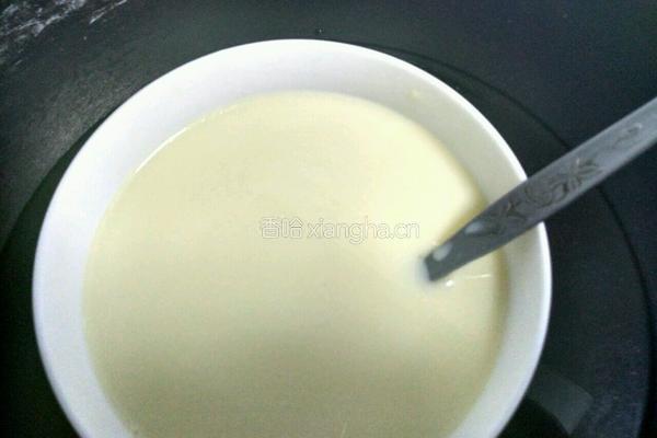 三色牛奶椰汁小方的做法图解2