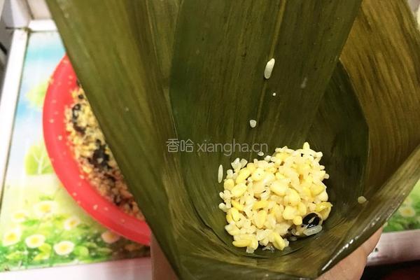 迷你蛋黄肉粽的做法图解11