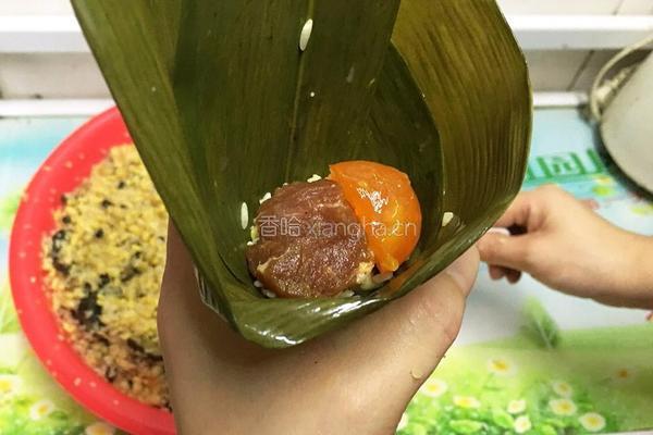 迷你蛋黄肉粽的做法图解12