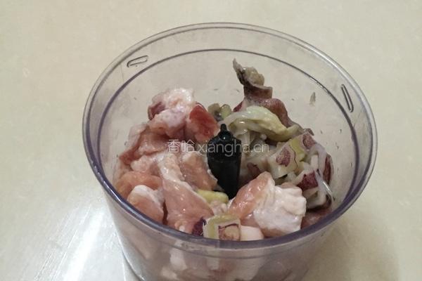 咸鱿蒸腩肉的做法图解2