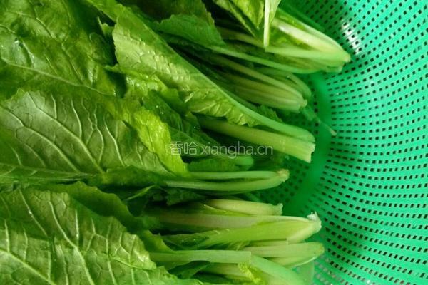 蒜香肉末淋小白菜的做法图解1