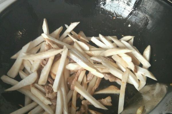 杏鲍菇炒肉丝的做法图解5
