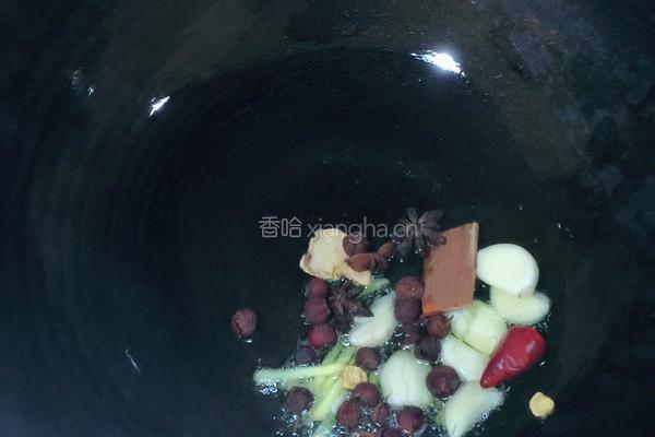西兰花红烧鸡爪的做法图解3