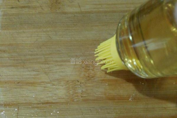 饺子皮的另类吃法～～～葱油饼的做法图解2