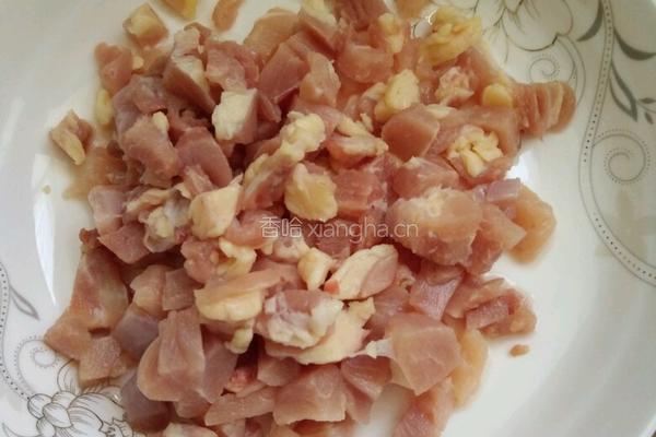 青豆鸡肉丁的做法图解3