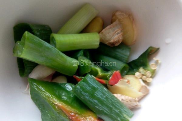 红烧带鱼的做法图解2
