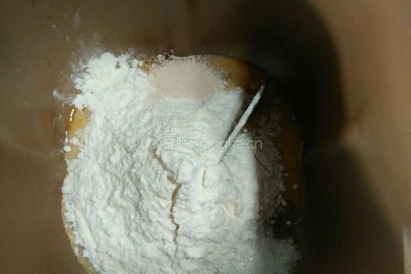 葡萄干面包卷的做法图解2