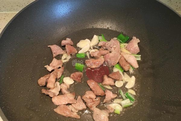 肉片炒红蘑的做法图解6