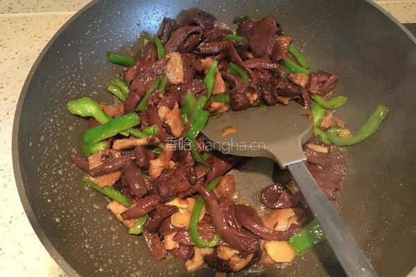 肉片炒红蘑的做法图解9