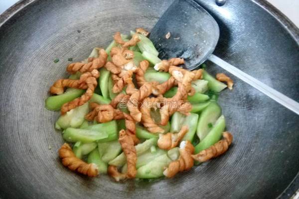 丝条炒麻花的做法图解5