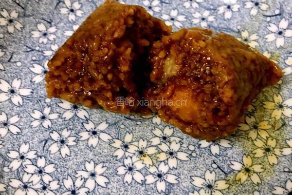 蛋黄肉粽之枕头粽的做法图解9